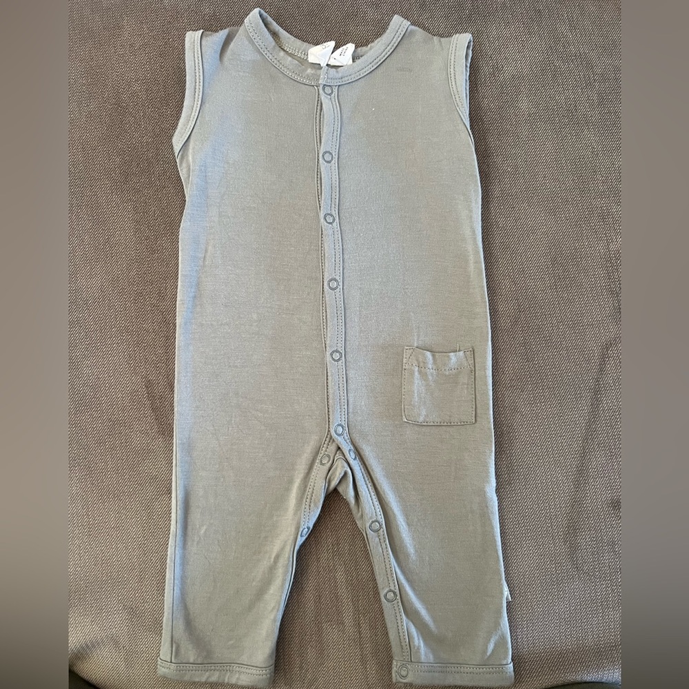 Kyte baby onsie 0-3